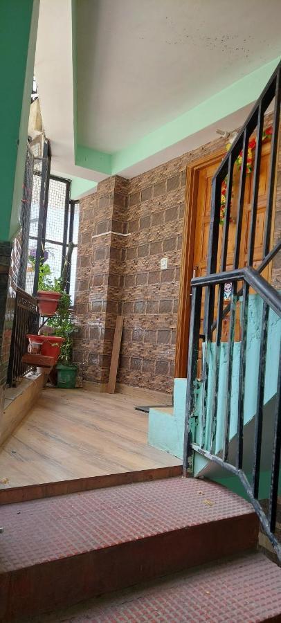 Готель Shimla Regency Екстер'єр фото