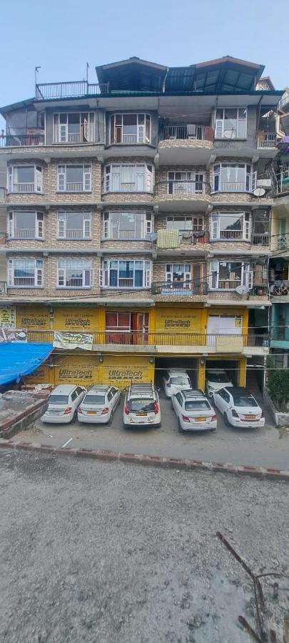 Готель Shimla Regency Екстер'єр фото