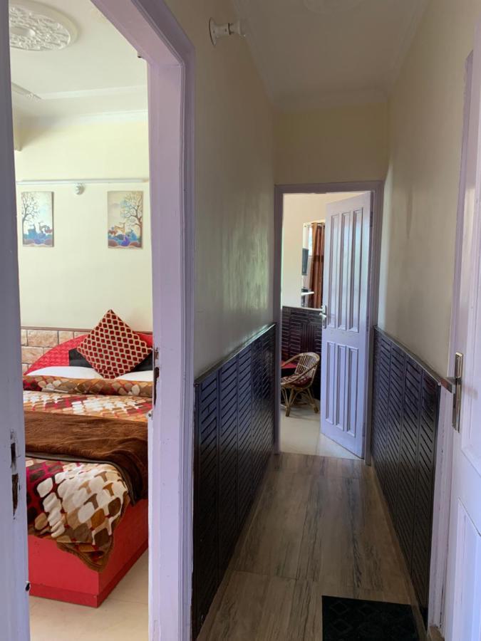 Готель Shimla Regency Екстер'єр фото