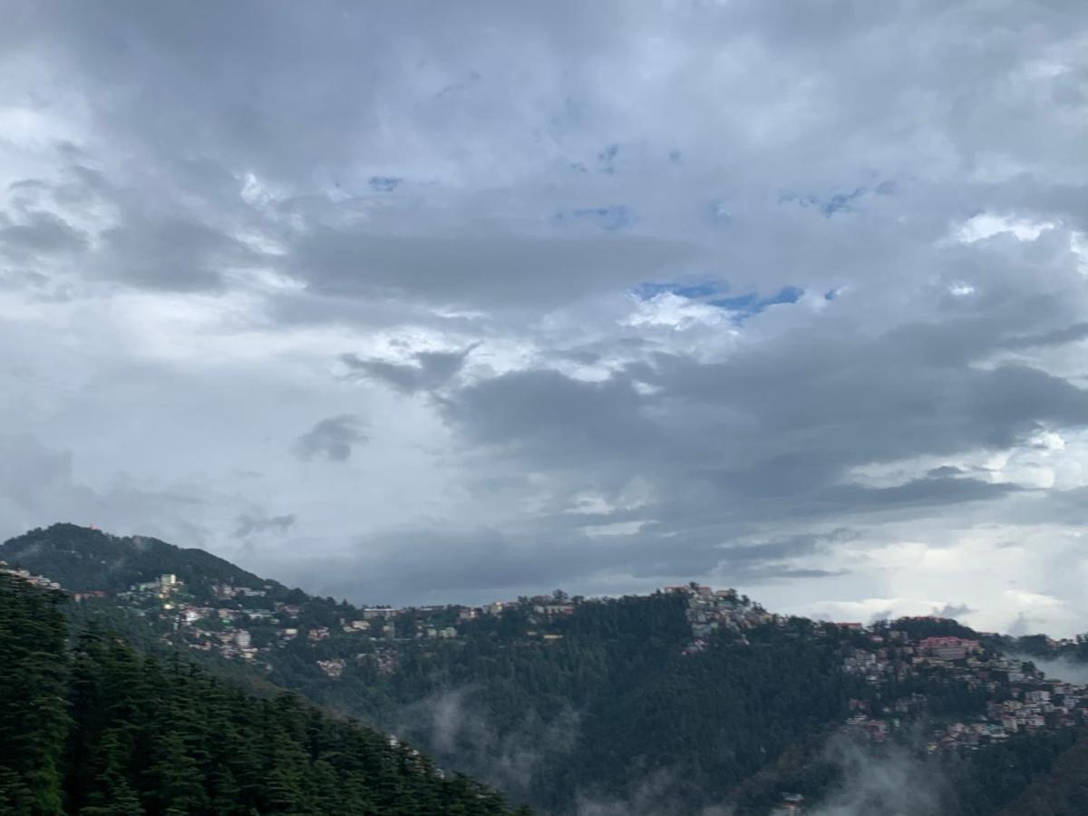 Готель Shimla Regency Екстер'єр фото